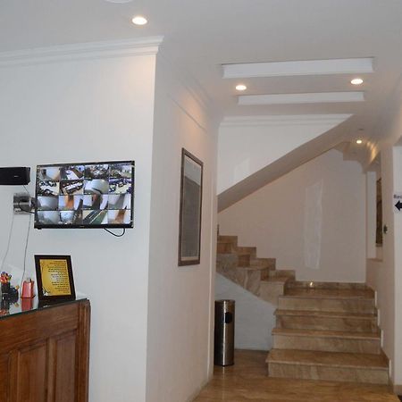 Standard Hotel And Resturant Σριναγκάρ Εξωτερικό φωτογραφία