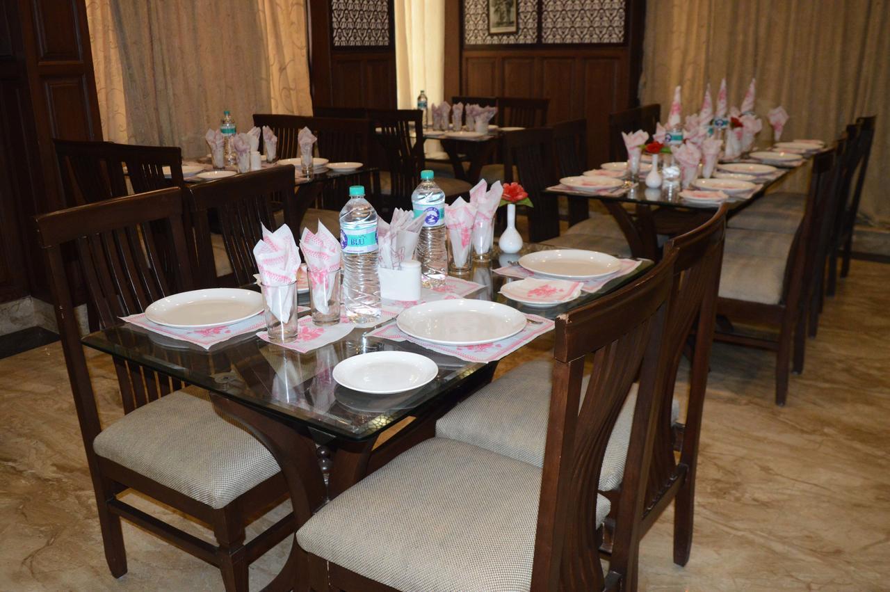 Standard Hotel And Resturant Σριναγκάρ Εξωτερικό φωτογραφία