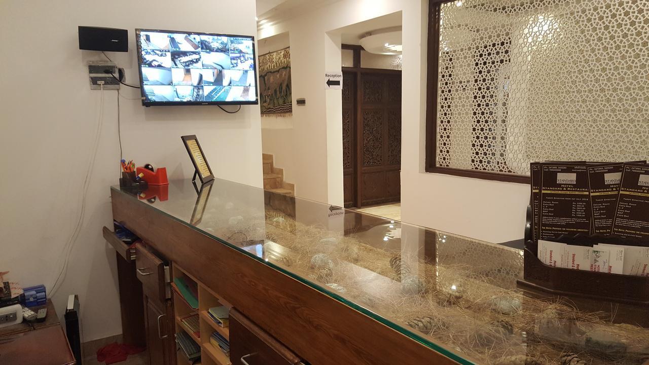 Standard Hotel And Resturant Σριναγκάρ Εξωτερικό φωτογραφία
