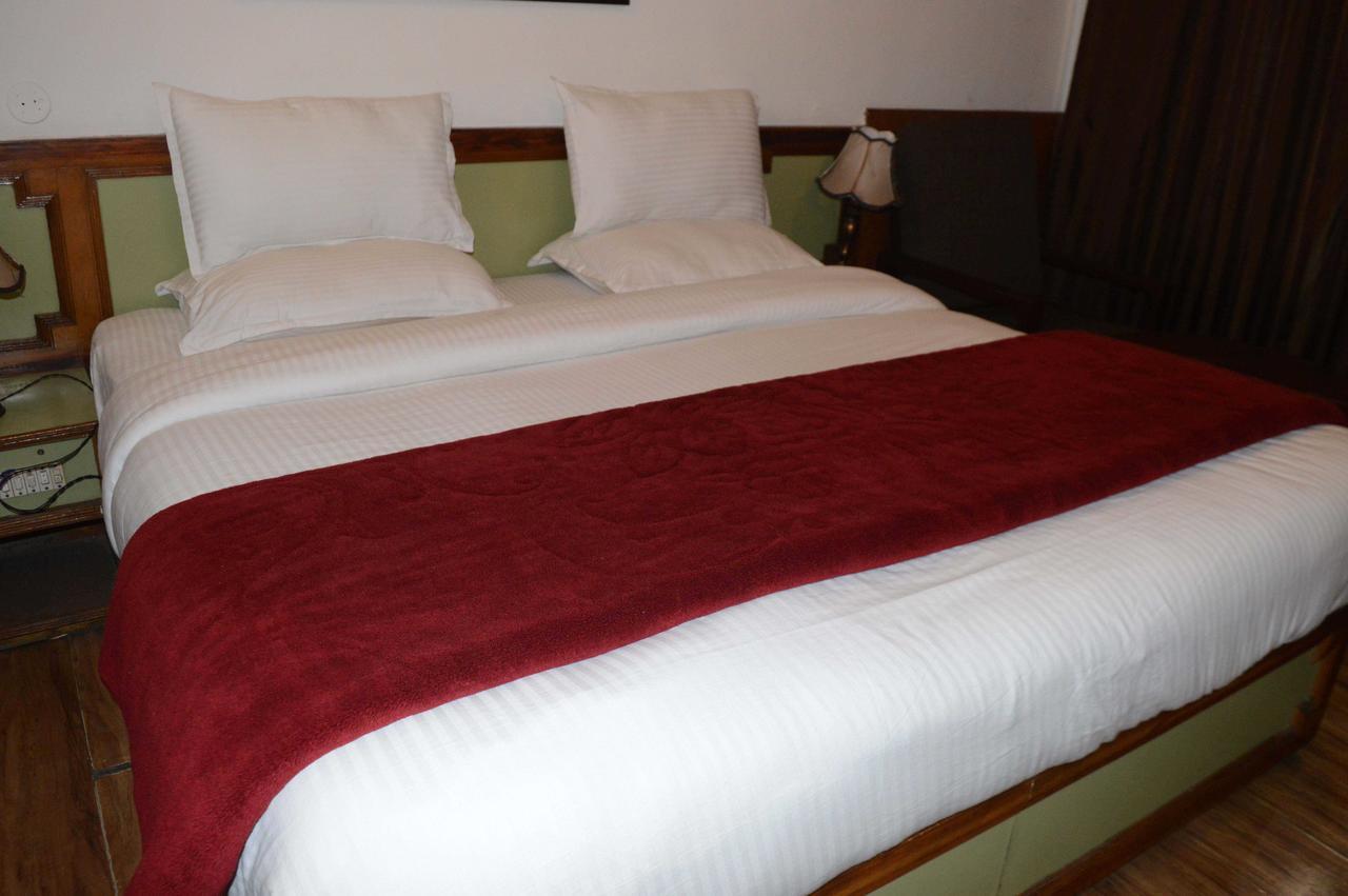 Standard Hotel And Resturant Σριναγκάρ Εξωτερικό φωτογραφία