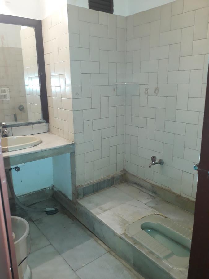 Standard Hotel And Resturant Σριναγκάρ Εξωτερικό φωτογραφία