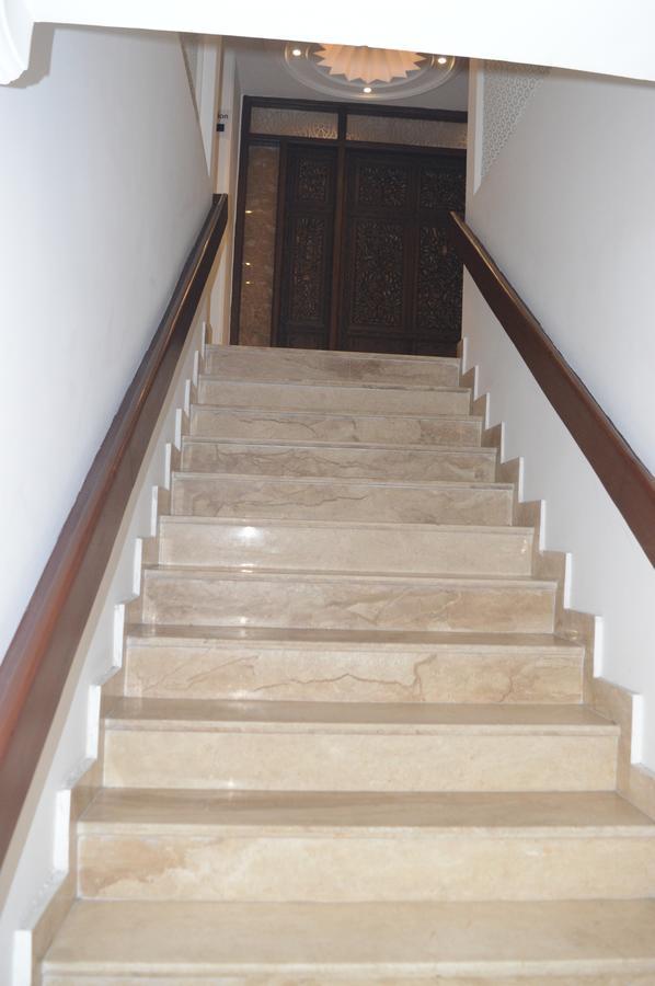 Standard Hotel And Resturant Σριναγκάρ Εξωτερικό φωτογραφία