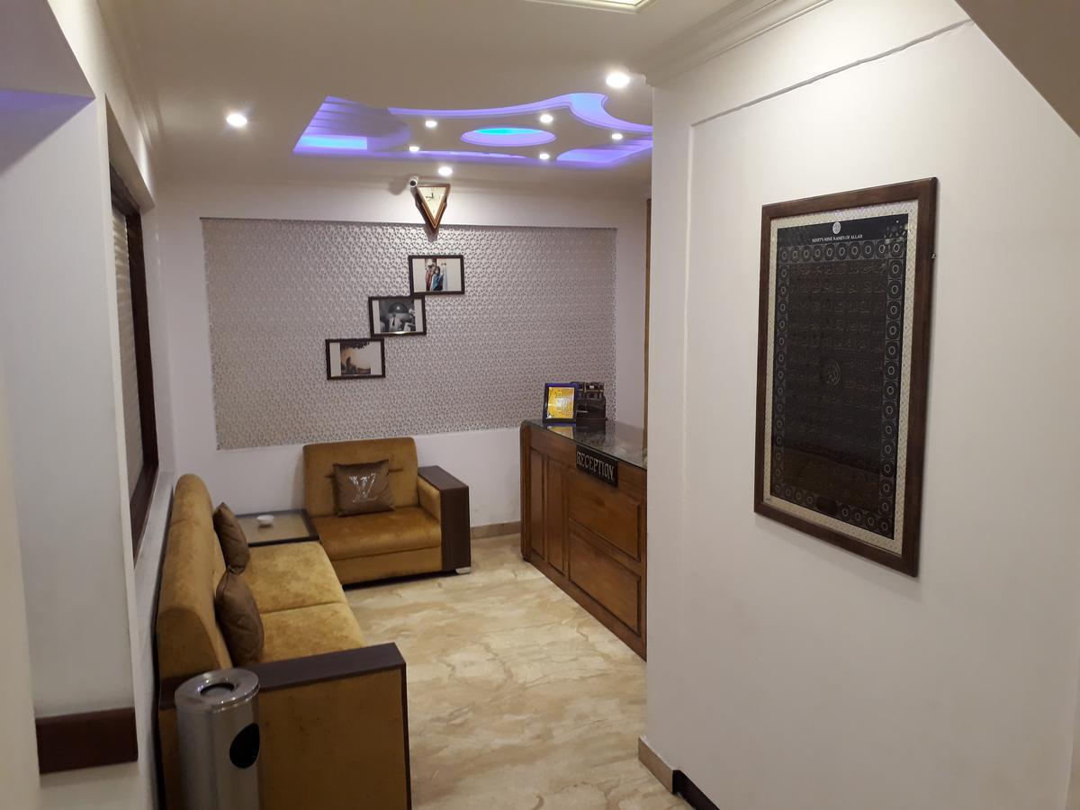Standard Hotel And Resturant Σριναγκάρ Εξωτερικό φωτογραφία