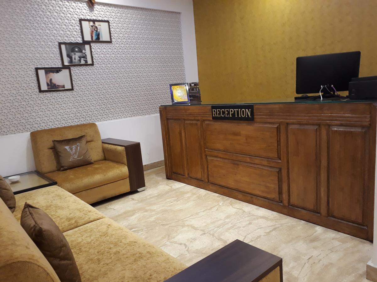 Standard Hotel And Resturant Σριναγκάρ Εξωτερικό φωτογραφία