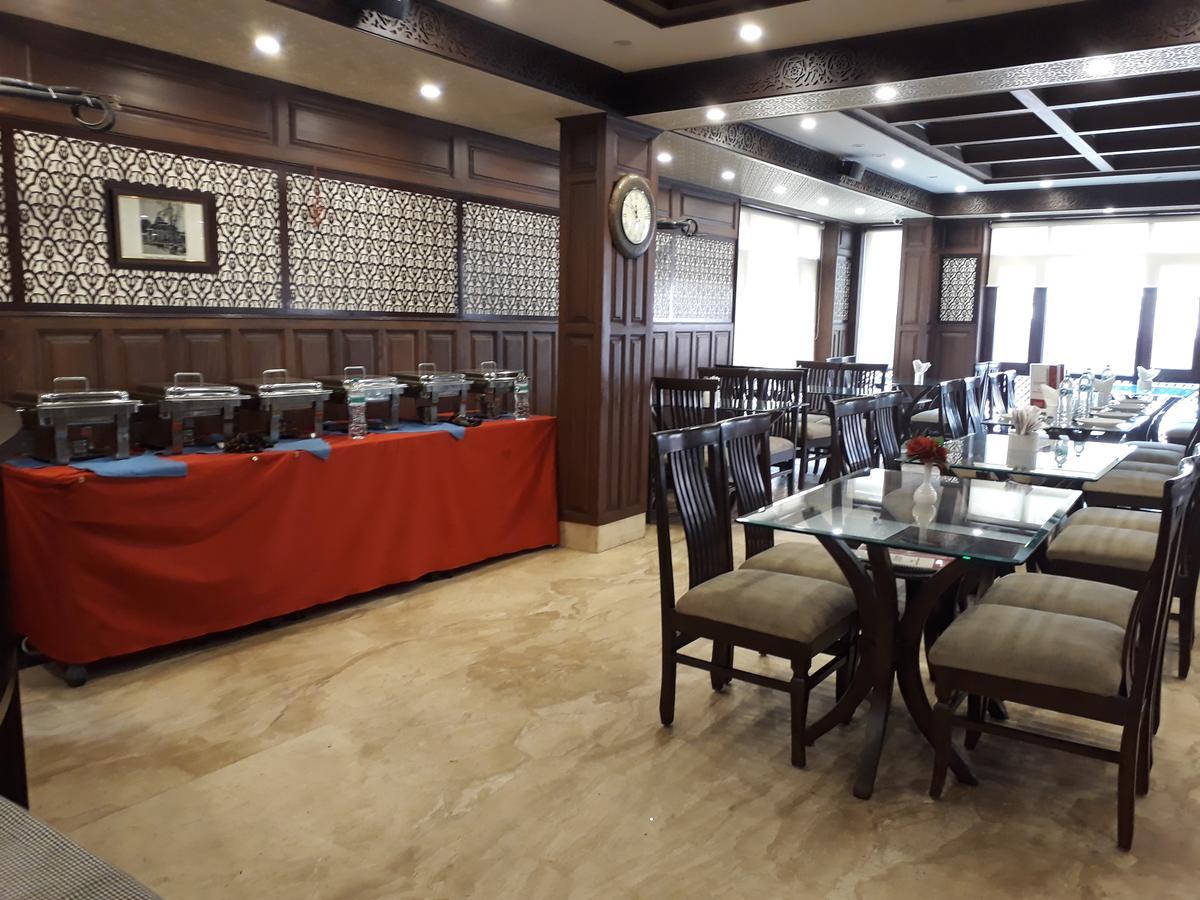 Standard Hotel And Resturant Σριναγκάρ Εξωτερικό φωτογραφία